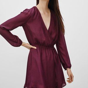 Aritzia Talula Dress 👗 |   **DISCOUNTED SHIPPING** 📦 ✈️